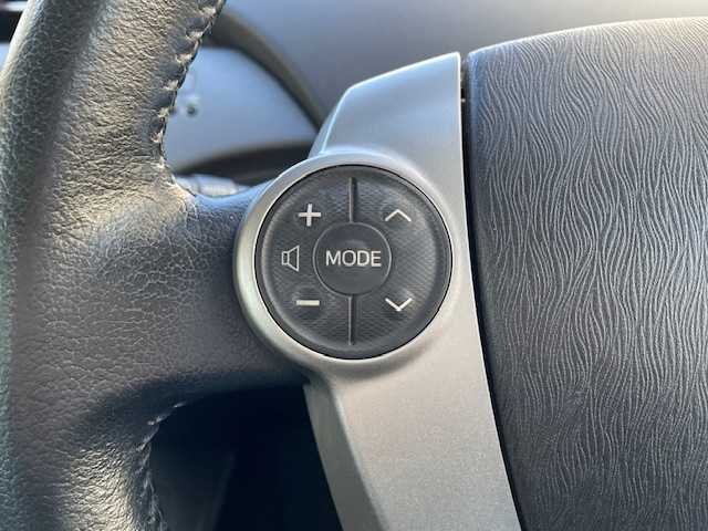 トヨタ プリウス G 青森県 2013(平25)年 8.3万km ホワイトパールクリスタルシャイン ワンオーナー/純正ナビ（フルセグ）/ＥＴＣ/ハーフレザーシート/クルーズコントロール/スペアキー/スタッドレスタイヤ積込