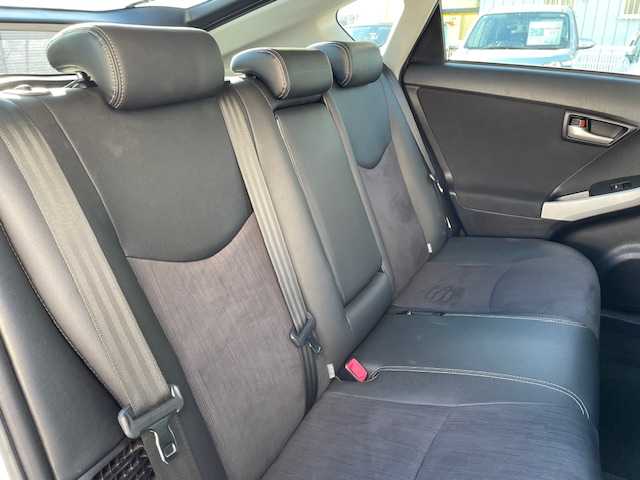 トヨタ プリウス G 青森県 2013(平25)年 8.3万km ホワイトパールクリスタルシャイン ワンオーナー/純正ナビ（フルセグ）/ＥＴＣ/ハーフレザーシート/クルーズコントロール/スペアキー/スタッドレスタイヤ積込