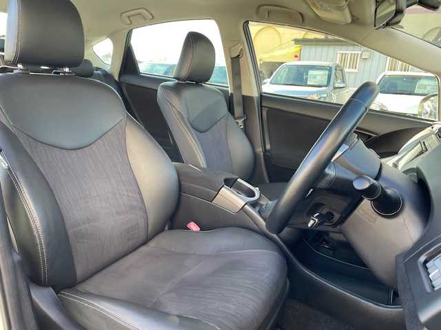 トヨタ プリウス G 青森県 2013(平25)年 8.3万km ホワイトパールクリスタルシャイン ワンオーナー/純正ナビ（フルセグ）/ＥＴＣ/ハーフレザーシート/クルーズコントロール/スペアキー/スタッドレスタイヤ積込