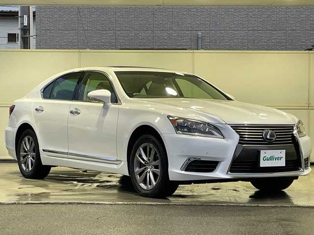 レクサス ＬＳ 600h バージョンC 秋田県 2013(平25)年 8.8万km ホワイトパールクリスタルシャイン サンルーフ /追従クルコン/プリクラッシュセーフティ/ブラインドスポットモニター/革シート /純正ナビ/（フルセグTV　Bluetooth CD DVD）　/バックカメラ　/前後ソナー　/前席メモリ付パワーシート　/シートベンチレーション/ヒーター　/電動リアゲート　/ETC