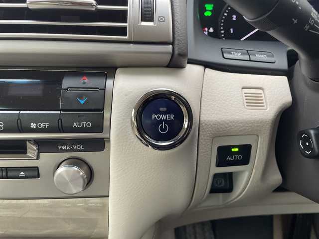 レクサス ＬＳ 600h バージョンC 秋田県 2013(平25)年 8.8万km ホワイトパールクリスタルシャイン サンルーフ /追従クルコン/プリクラッシュセーフティ/ブラインドスポットモニター/革シート /純正ナビ/（フルセグTV　Bluetooth CD DVD）　/バックカメラ　/前後ソナー　/前席メモリ付パワーシート　/シートベンチレーション/ヒーター　/電動リアゲート　/ETC