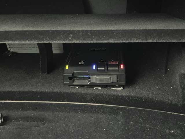 レクサス ＬＳ 600h バージョンC 秋田県 2013(平25)年 8.8万km ホワイトパールクリスタルシャイン サンルーフ /追従クルコン/プリクラッシュセーフティ/ブラインドスポットモニター/革シート /純正ナビ/（フルセグTV　Bluetooth CD DVD）　/バックカメラ　/前後ソナー　/前席メモリ付パワーシート　/シートベンチレーション/ヒーター　/電動リアゲート　/ETC