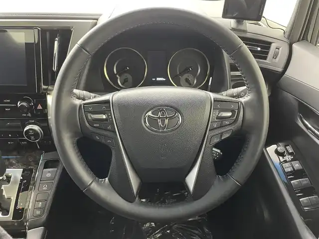 トヨタ アルファード S タイプゴールドⅢ 埼玉県 2022(令4)年 2.1万km ブラック サンルーフ　モデリスタ　後席モニター　ＢＳＭ　ワイヤレス充電　デジタルインナーミラー　両側パワースライドドア　オットマン　純正８型ナビ　バックカメラ　ＤＶＤ　ドライブレコーダー　ＥＴＣ　三眼