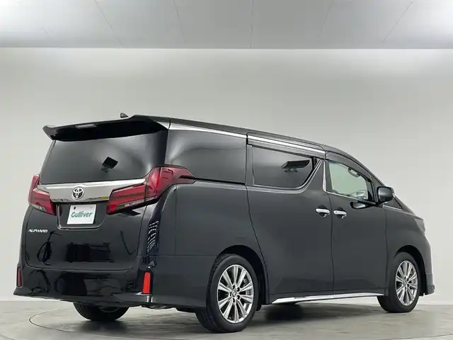 トヨタ アルファード S タイプゴールドⅢ 埼玉県 2022(令4)年 2.1万km ブラック サンルーフ　モデリスタ　後席モニター　ＢＳＭ　ワイヤレス充電　デジタルインナーミラー　両側パワースライドドア　オットマン　純正８型ナビ　バックカメラ　ＤＶＤ　ドライブレコーダー　ＥＴＣ　三眼