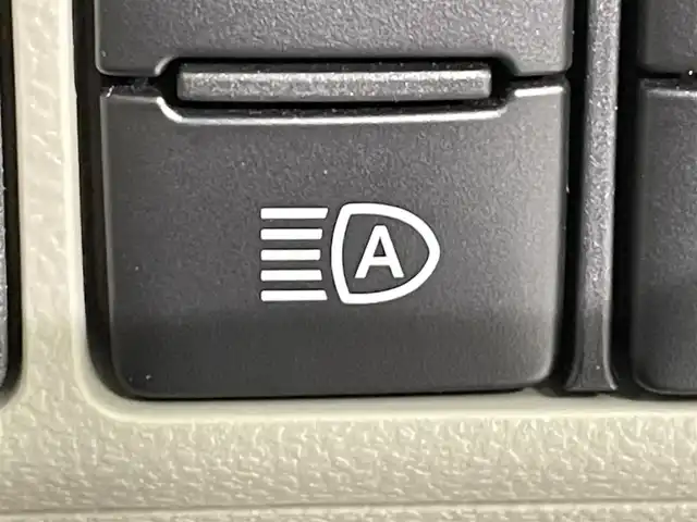 ダイハツ キャスト スタイル X リミテッド SAⅢ 愛知県 2019(平31)年 3.3万km ファイアークォーツレッドM 純正ナビ　NSZP-W69D/（FM/AM/SD/Bluetooth/フルセグTV)/衝突軽減ブレーキ　/シートヒーター　/ビルトインＥＴＣ　/バックカメラ　/ドライブレコーダー　/オートマチックハイビーム　/アイドリングストップ　/プッシュスタート　/　　-スマートキー/純正フロアマット　/パーキングセンサー/ISOFIX