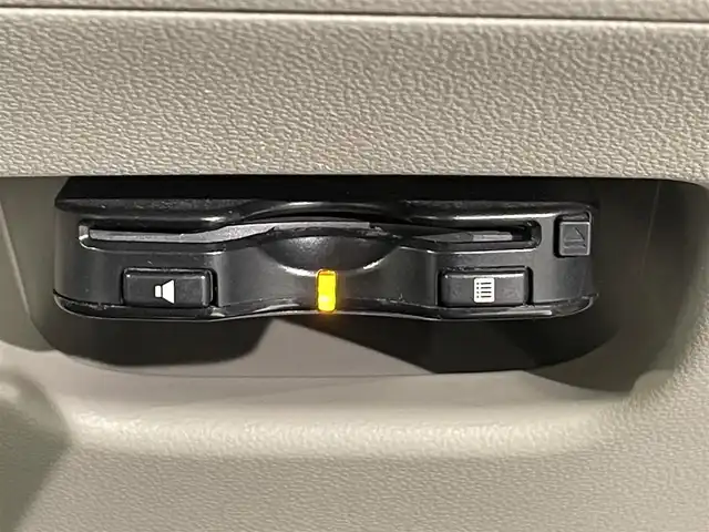 ダイハツ キャスト スタイル X リミテッド SAⅢ 愛知県 2019(平31)年 3.3万km ファイアークォーツレッドM 純正ナビ　NSZP-W69D/（FM/AM/SD/Bluetooth/フルセグTV)/衝突軽減ブレーキ　/シートヒーター　/ビルトインＥＴＣ　/バックカメラ　/ドライブレコーダー　/オートマチックハイビーム　/アイドリングストップ　/プッシュスタート　/　　-スマートキー/純正フロアマット　/パーキングセンサー/ISOFIX