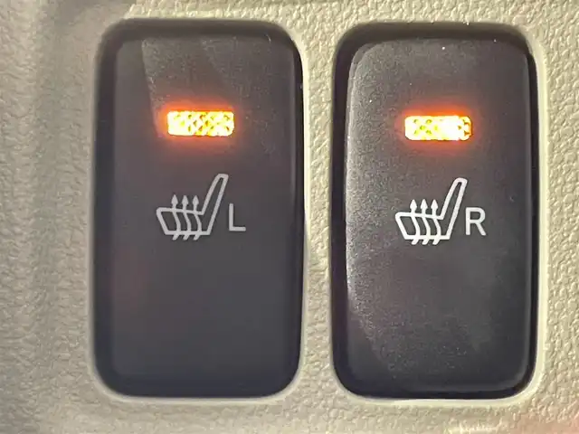 ダイハツ キャスト スタイル X リミテッド SAⅢ 愛知県 2019(平31)年 3.3万km ファイアークォーツレッドM 純正ナビ　NSZP-W69D/（FM/AM/SD/Bluetooth/フルセグTV)/衝突軽減ブレーキ　/シートヒーター　/ビルトインＥＴＣ　/バックカメラ　/ドライブレコーダー　/オートマチックハイビーム　/アイドリングストップ　/プッシュスタート　/　　-スマートキー/純正フロアマット　/パーキングセンサー/ISOFIX