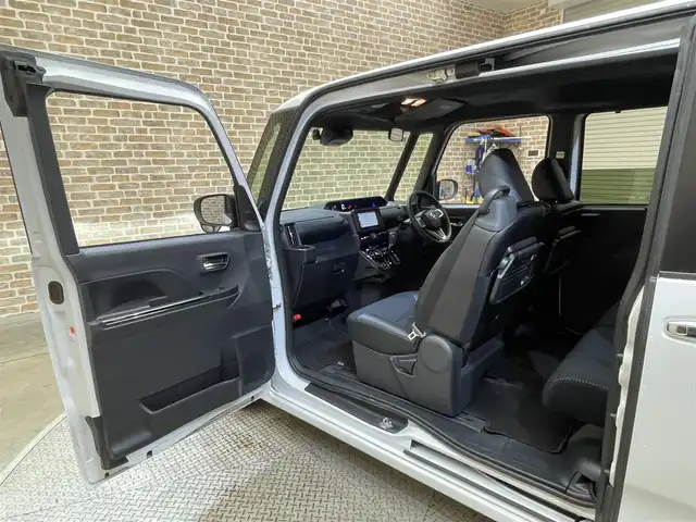 ダイハツ タント カスタム RS 岩手県 2024(令6)年 1万km シャイニングホワイトパール ４WD/ターボ/両側パワースライドドア/ロールサンシェード/シートバックテーブル/スマートアシスト/衝突回避支援ブレーキ/ブレーキ制御付き誤発進抑制機能/車線逸脱抑制機能/アダプティブドライビングビーム/標識認識機能/先行車発進お知らせ機能/コーナーセンサー/横滑り防止装置/アイドリングストップ/オートブレーキホールド/前席シートヒーター/純正ナビ/フルセグTV/バックカメラ/ドライブレコーダー/ETC/LEDヘッドライト/LEDフォグライト/純正１５インチアルミホイール