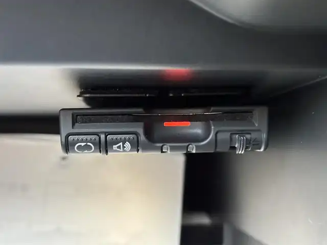 日産 ノート e－パワー X 滋賀県 2018(平30)年 6万km ブリリアントホワイトパール 純正SDナビ/・フルセグTV/・AM FM/・CD DVD/・SD録音機能/衝突軽減ブレーキ/車線逸脱警報/ステアリングリモコン/プッシュスタート/スマートキー/ETC/オートヘッドライト