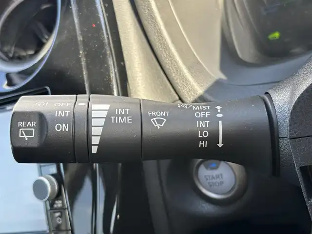 日産 ノート e－パワー X 滋賀県 2018(平30)年 6万km ブリリアントホワイトパール 純正SDナビ/・フルセグTV/・AM FM/・CD DVD/・SD録音機能/衝突軽減ブレーキ/車線逸脱警報/ステアリングリモコン/プッシュスタート/スマートキー/ETC/オートヘッドライト