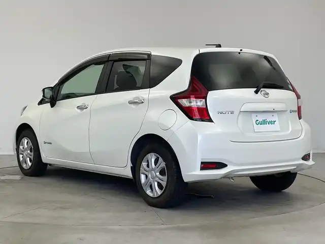 日産 ノート e－パワー X 新潟県 2018(平30)年 6万km ブリリアントホワイトパール 純正SDナビ/・フルセグTV/・AM FM/・CD DVD/・SD録音機能/衝突軽減ブレーキ/車線逸脱警報/ステアリングリモコン/プッシュスタート/スマートキー/ETC/オートヘッドライト