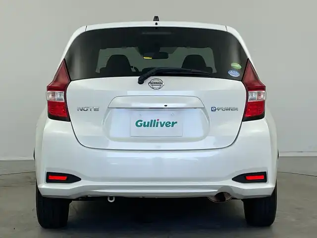 日産 ノート e－パワー X 新潟県 2018(平30)年 6万km ブリリアントホワイトパール 純正SDナビ/・フルセグTV/・AM FM/・CD DVD/・SD録音機能/衝突軽減ブレーキ/車線逸脱警報/ステアリングリモコン/プッシュスタート/スマートキー/ETC/オートヘッドライト