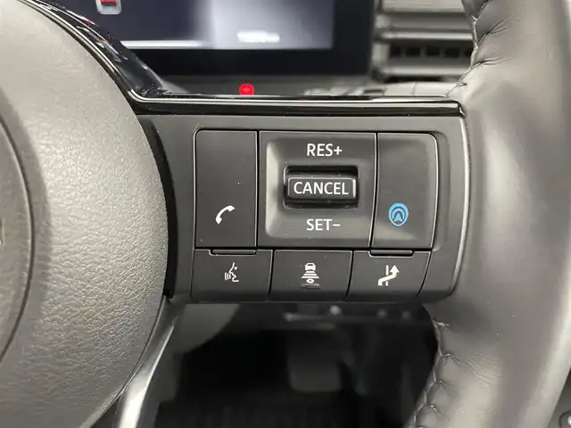 日産 セレナ e－パワー ルキシオン 群馬県 2023(令5)年 1.1万km ダイヤモンドブラック 100VAC電源(1500W)/純正12.3インチナビ/AM/FM/CD/DVD/BT/USB/HDMI/AppleCarPlay/AndroidAuto/フルセグTV/ビルトインETC2.0/ワイヤレス充電/アラウンドビューモニター/インテリジェントルームミラー/プロパイロット（ナビリンク機能付）/プロパイロットパーキング/アダプティブLEDヘッドライト/============/ハンズフリー両側パワースライドドア/エマージェンシーブレーキ/前方衝突予測警報(FCW)/車線逸脱防止支援システム(LI)＋車線逸脱警報(LDW)/後側方衝突防止支援システム(BSI)＋後側方車両検知警報(BSW)/後退時車両検知警報(RCTA)/ふらつき警報/踏み間違い衝突防止アシスト/標識検知機能/スマートキー/プッシュスタート