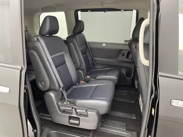 日産 セレナ e－パワー ルキシオン 群馬県 2023(令5)年 1.1万km ダイヤモンドブラック 100VAC電源(1500W)/純正12.3インチナビ/AM/FM/CD/DVD/BT/USB/HDMI/AppleCarPlay/AndroidAuto/フルセグTV/ビルトインETC2.0/ワイヤレス充電/アラウンドビューモニター/インテリジェントルームミラー/プロパイロット（ナビリンク機能付）/プロパイロットパーキング/アダプティブLEDヘッドライト/============/ハンズフリー両側パワースライドドア/エマージェンシーブレーキ/前方衝突予測警報(FCW)/車線逸脱防止支援システム(LI)＋車線逸脱警報(LDW)/後側方衝突防止支援システム(BSI)＋後側方車両検知警報(BSW)/後退時車両検知警報(RCTA)/ふらつき警報/踏み間違い衝突防止アシスト/標識検知機能/スマートキー/プッシュスタート