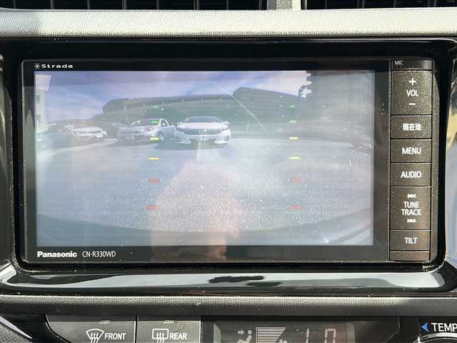 トヨタ アクア S 沖縄県 2015(平27)年 5.4万km ブラックマイカ ワンオーナー　/社外ナビ　/　（ＡＭ／ＦＭ／ＣＤ／ＤＶＤ／ＢＴ）　/フルセグＴＶ　/バックモニター　/オートライト　/純正フロアマット　/オートエアコン　/電格ミラー　/スマートキー　/横滑り防止/プッシュスタート/ヘッドライトレベライザー