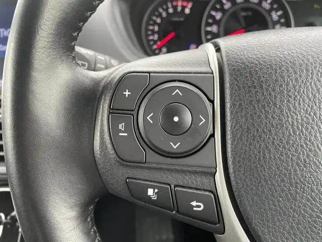 トヨタ ヴォクシー ZS 煌Ⅱ 福岡県 2019(平31)年 4.6万km ブラック フリップダウンモニター/純正９インチナビ（ＮＳＺＴ－Ｙ６８Ｔ）/フルセグTV/CD/DVD/BT/SD/AM/FM/両側パワースライドドア/PCS/LDA/PKSB/バックカメラ/ビルトインＥＴＣ２．０/クリアランスソナー/クルーズコントロール/LEDオートライト/オートハイビーム/フォグランプ/純正アルミ/ステアリングリモコン/スマートキー/プッシュスタート/テレビキャンセラー/ウォークスルー/シートバックテーブル/ロールサンシェード/ドアバイザー/電格ミラー