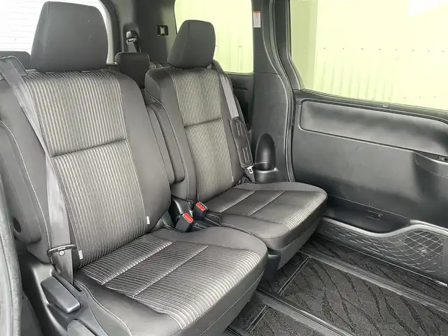 トヨタ ヴォクシー ZS 煌Ⅱ 福岡県 2019(平31)年 4.6万km ブラック フリップダウンモニター/純正９インチナビ（ＮＳＺＴ－Ｙ６８Ｔ）/フルセグTV/CD/DVD/BT/SD/AM/FM/両側パワースライドドア/PCS/LDA/PKSB/バックカメラ/ビルトインＥＴＣ２．０/クリアランスソナー/クルーズコントロール/LEDオートライト/オートハイビーム/フォグランプ/純正アルミ/ステアリングリモコン/スマートキー/プッシュスタート/テレビキャンセラー/ウォークスルー/シートバックテーブル/ロールサンシェード/ドアバイザー/電格ミラー