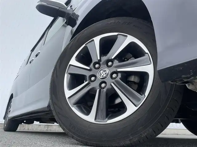 トヨタ ヴォクシー ZS 煌Ⅱ 福岡県 2019(平31)年 4.6万km ブラック フリップダウンモニター/純正９インチナビ（ＮＳＺＴ－Ｙ６８Ｔ）/フルセグTV/CD/DVD/BT/SD/AM/FM/両側パワースライドドア/PCS/LDA/PKSB/バックカメラ/ビルトインＥＴＣ２．０/クリアランスソナー/クルーズコントロール/LEDオートライト/オートハイビーム/フォグランプ/純正アルミ/ステアリングリモコン/スマートキー/プッシュスタート/テレビキャンセラー/ウォークスルー/シートバックテーブル/ロールサンシェード/ドアバイザー/電格ミラー