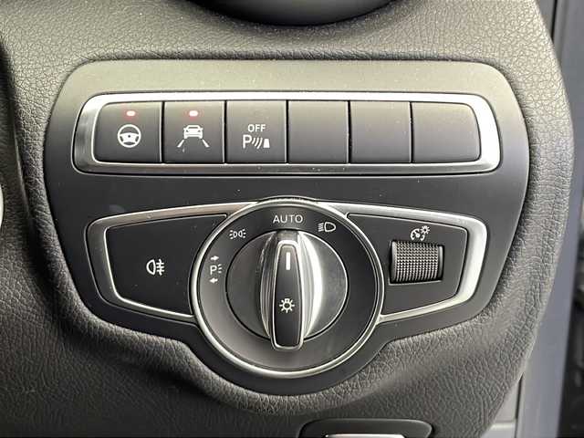 メルセデス・ベンツ Ｃ２２０ｄ ローレウスエディション 栃木県 2017(平29)年 5.6万km セレナイトグレー ディーゼル/純正メーカーOPナビ/（フルセグTV/BT）/バックカメラ/コーナーセンサー/ETC/パワーバックドア/パワーシート/シートヒーター/オートライト/LEDヘッドライト/横滑り防止装置/スマートキー/アイドリングストップ/純正アルミホイール/純正フロアマット