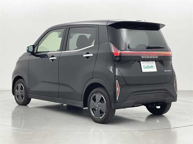 日産 サクラ G 熊本県 2022(令4)年 1.1万km ブラック 純正ナビ　/全周囲カメラ　/前後クリアランスソナー　/プロパイロット　/衝突軽減ブレーキ　/先行車発進お知らせ　/標識認識機能　/ふらつき警報機能　/前席シートヒーター　/ステアリングヒーター/純正フロアマット/純正１４インチAW/オートライト　/オートマチックハイビーム/LEDヘッドライト/フォグライト/スマートキー/プッシュスタート/スペアキー1本/保証書