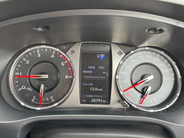 トヨタ ハイラックス Z GRスポーツ 群馬県 2023(令5)年 2.1万km アティチュードブラックマイカ ８型ディスプレイオーディオ・Ｂｌｕｅｔｏｏｔｈ・Ｍｉｒａｃａｓｔ/荷台カバー　/ハーフレザー　/衝突軽減ブレーキ　/レーンアシスト　/コーナーセンサー　/リアフォグライト　/アダプティブクルーズコントロール　/パワーシート/純正フロアマット
