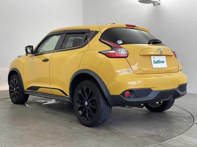 日産 ジューク 15RX パーソナライズパック 兵庫県 2015(平27)年 10.9万km サンライトイエロー ・純正SDナビ（フルセグ・BT・CD・DVD・USB・SD）/・ETC/・オートライト/・フォグランプ/・前後ドライブレコーダー/・横滑り防止装置/・ヘッドライトレベライザー/・アイドリングストップ/・純正17インチアルミホイール/・純正フロアマット/・ドアバイザー/・スマートキー/・プッシュスタート/・電動格納ミラー/・シートリフター