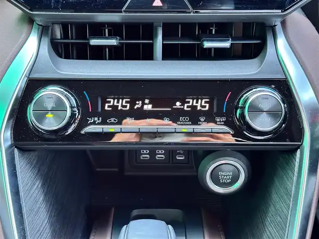 トヨタ ハリアー G 宮城県 2024(令6)年 1.4万km ブラック Toyota Safety Sense/ワンオーナー/純正ディスプレイオーディオ/【BT・USB・フルセグTV】/バックカメラ/純正18インチAW/レーダークルーズコントロール/レーントレーシングアシスト/ロードサインアシスト/ブラインドスポットモニター/リヤクロストラフィックアラート/オートハイビーム/パワーバックドア/デジタルインナーミラー/コーナーセンサー/ハーフレザーシート/パワーシート/電子パーキング/ブレーキホールド/DRIVEMODE/オートライト/LEDヘッドライト/LEDフォグ/ステアリングスイッチ/スマートキーX２/ETC