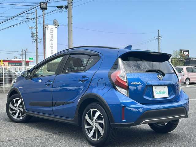 トヨタ アクア クロスオーバー 岐阜県 2017(平29)年 6.2万km コバルトブルーメタリック /ワンオーナー//純正SDナビ/(BT/CD/TV/AM/FM)//ワンセグテレビ//バックカメラ//トヨタセーフティセンス//衝突軽減ブレーキ//レーンキープアシスト//前方ドライブレコーダー//ルーフレール//ハーフレザー//純正フロアマット//純正16インチアルミホイール//ETC//プッシュスタート＆スマートキー//スペアキー×1