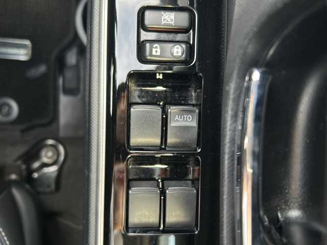 トヨタ アクア クロスオーバー 岐阜県 2017(平29)年 6.2万km コバルトブルーメタリック /ワンオーナー//純正SDナビ/(BT/CD/TV/AM/FM)//ワンセグテレビ//バックカメラ//トヨタセーフティセンス//衝突軽減ブレーキ//レーンキープアシスト//前方ドライブレコーダー//ルーフレール//ハーフレザー//純正フロアマット//純正16インチアルミホイール//ETC//プッシュスタート＆スマートキー//スペアキー×1
