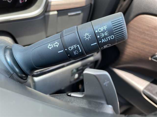 ホンダ オデッセイ ハイブリッド e:HEVアブソルート EX 熊本県 2024(令6)年 1.2万km 黒 純正SDナビ/・AM/FM/CD/DVD/BT/USB/HDMI/・フルセグTV/・マルチビューカメラ/ホンダセンシング/・衝突軽減ブレーキ/・誤発進抑制機能/・路外逸脱抑制機能/・車線維持支援システム/・標識認識機能/・先行車発進お知らせ/・アダプティブクルーズコントロール/・ブラインドスポットモニター/革シート/・シートヒーター/・パワーシート/純正フロアマット/電動リアゲート/両側電動スライドドア/置くだけ充電/ETC/電動パーキングブレーキ/・オートホールド/革巻きステアリング/・ステアリングスイッチ/・パドルシフト/電動格納ミラー/・ウインカーミラー/プッシュスタート/・スペアキー