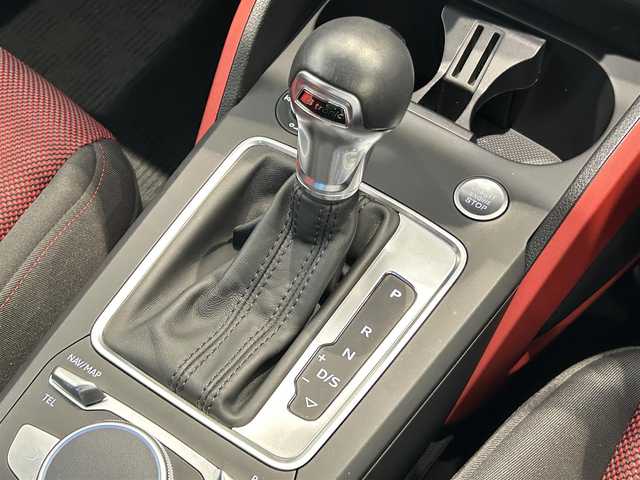 アウディ Ｑ２ 1．0 TFSI スポーツ 福岡県 2018(平30)年 4.1万km ブリリアントレッド 純正ナビ　/バーチャルコックピット　/フルセグＴＶ　/ＣＤ／ＤＶＤ再生　/バックカメラ　/前後ソナー　/ＡＣＣ　/ＢＳＭ　/レーンキープ　/パワーバックドア　/シートヒーター　/アドバンストキー　/ＬＥＤライト　/ＥＴＣ
