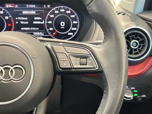 アウディ Ｑ２ 1．0 TFSI スポーツ 福岡県 2018(平30)年 4.1万km ブリリアントレッド 純正ナビ　/バーチャルコックピット　/フルセグＴＶ　/ＣＤ／ＤＶＤ再生　/バックカメラ　/前後ソナー　/ＡＣＣ　/ＢＳＭ　/レーンキープ　/パワーバックドア　/シートヒーター　/アドバンストキー　/ＬＥＤライト　/ＥＴＣ