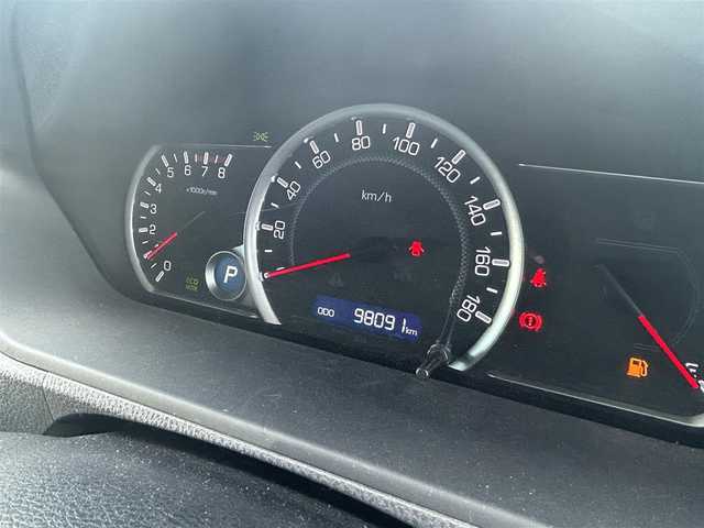 トヨタ ヴォクシー ZS 山形県 2014(平26)年 9.8万km ホワイトパールクリスタルシャイン 4WD/純正9インチナビ・フルセグTV/フリップダウンモニター/両側パワースライドドア/ビルトインET/横滑り防止機能/LEDヘッドライト/スマートキー2個/オートライト/フォグライト/純正16インチアルミホイール/スマートキー/プッシュスタート