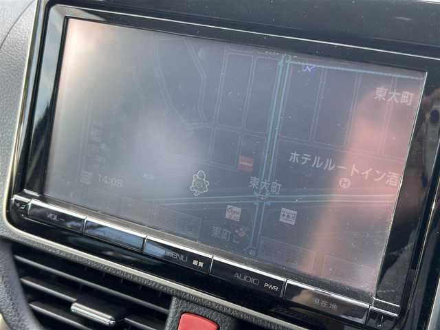 トヨタ ヴォクシー ZS 山形県 2014(平26)年 9.8万km ホワイトパールクリスタルシャイン 4WD/純正9インチナビ・フルセグTV/フリップダウンモニター/両側パワースライドドア/ビルトインET/横滑り防止機能/LEDヘッドライト/スマートキー2個/オートライト/フォグライト/純正16インチアルミホイール/スマートキー/プッシュスタート