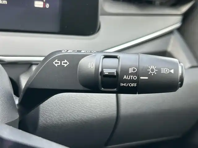 日産 ノート X 静岡県 2022(令4)年 2万km パール 9インチメーカーナビ/・フルセグTV/・Bluetooth接続/・USB入力端子/・AppleCarPlay/・AndroidAuto/プロパイロット/・先行車追従機能/・車線維持機能/・加減速制御/・ナビリンク機能/・標識検知機能/アラウンドビューモニター/BSM/追従クルコン/エマージェンシーブレーキ/スマートルームミラー/電動パーキングブレーキ/オートブレーキホールド/ワイヤレス充電/プッシュスタート/スマートキー/スペアキー/ETC2.0/ドラレコ/LEDオートライト・オートハイビーム/保証書/取扱説明書