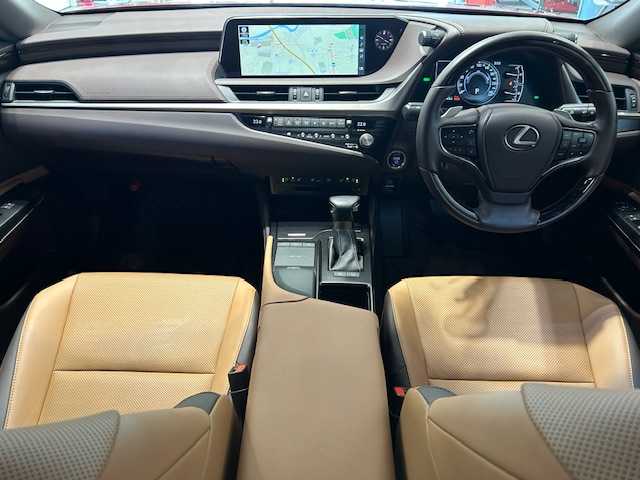レクサス ＥＳ 300h 宮城県 2021(令3)年 0.8万km レッドマイカクリスタルシャイン 純正SDナビ/CD/DVD/Bluetooth接続/レクサスセーフティーシステムプラス/・プリクラッシュセーフティ/・レーンキープアシスト/・レーダークルーズコントロール/サンルーフ/ブラインドスポットモニター/サンシェード/オートライト/オートマチックハイビーム/コーナーセンサー前後/ステアリングヒーター/パワーシート/エアーシート/シートヒーター/シートメモリー/レザーシート/純正フロアマット/純正ドライブレコーダー/純正ビルドインETC2.0/純正LEDヘッドライト
