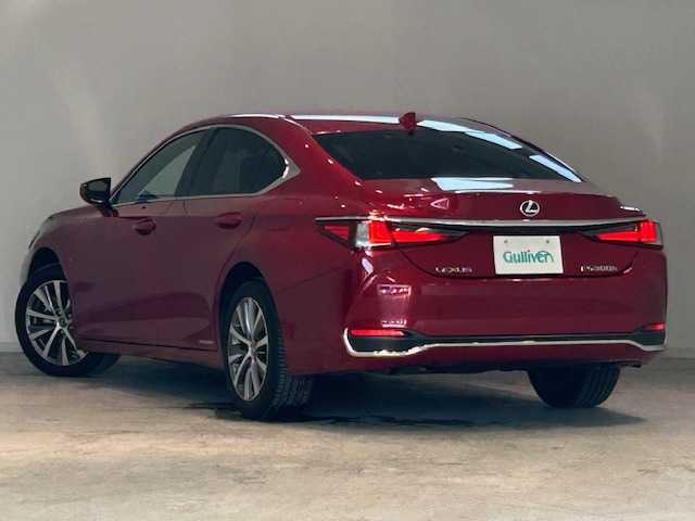 レクサス ＥＳ 300h 宮城県 2021(令3)年 0.8万km レッドマイカクリスタルシャイン 純正SDナビ/CD/DVD/Bluetooth接続/レクサスセーフティーシステムプラス/・プリクラッシュセーフティ/・レーンキープアシスト/・レーダークルーズコントロール/サンルーフ/ブラインドスポットモニター/サンシェード/オートライト/オートマチックハイビーム/コーナーセンサー前後/ステアリングヒーター/パワーシート/エアーシート/シートヒーター/シートメモリー/レザーシート/純正フロアマット/純正ドライブレコーダー/純正ビルドインETC2.0/純正LEDヘッドライト