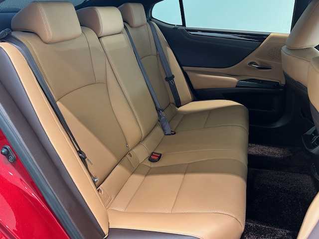 レクサス ＥＳ 300h 宮城県 2021(令3)年 0.8万km レッドマイカクリスタルシャイン 純正SDナビ/CD/DVD/Bluetooth接続/レクサスセーフティーシステムプラス/・プリクラッシュセーフティ/・レーンキープアシスト/・レーダークルーズコントロール/サンルーフ/ブラインドスポットモニター/サンシェード/オートライト/オートマチックハイビーム/コーナーセンサー前後/ステアリングヒーター/パワーシート/エアーシート/シートヒーター/シートメモリー/レザーシート/純正フロアマット/純正ドライブレコーダー/純正ビルドインETC2.0/純正LEDヘッドライト