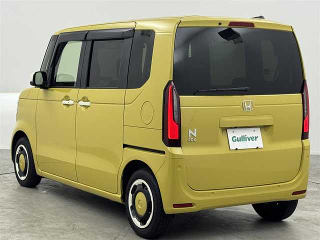ホンダ Ｎ ＢＯＸ ファッションスタイル 愛知県 2023(令5)年 0.9万km 黄 ホンダセンシング/　　・衝突軽減ブレーキ/　　・誤発進抑制機能/　　・歩行者事故低減ステアリング/　　・路外逸脱抑制機能/　　・アダプティブクルーズコントロール/　　・車線維持支援システム/　　・先行発進お知らせ機能/　　・標識認識機能/9インチホンダコネクトナビ/　　・CD/DVD/BT/フルセグ/バックカメラ/ビルトインETC/両側パワースライドドア/サンシェード/ステアリングリモコン/シートヒーター（前席）/チップアップシート（後席）/シートバックテーブル/純正ホイールキャップ/純正LEDヘッドライト