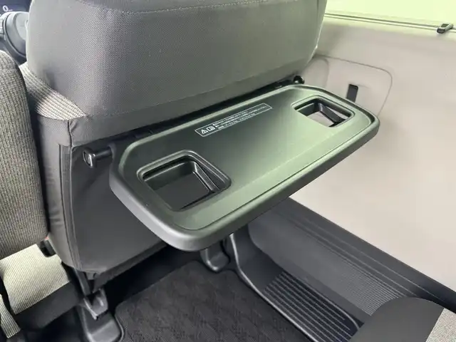 ホンダ Ｎ ＢＯＸ ファッションスタイル 愛知県 2023(令5)年 0.9万km 黄 ホンダセンシング/　　・衝突軽減ブレーキ/　　・誤発進抑制機能/　　・歩行者事故低減ステアリング/　　・路外逸脱抑制機能/　　・アダプティブクルーズコントロール/　　・車線維持支援システム/　　・先行発進お知らせ機能/　　・標識認識機能/9インチホンダコネクトナビ/　　・CD/DVD/BT/フルセグ/バックカメラ/ビルトインETC/両側パワースライドドア/サンシェード/ステアリングリモコン/シートヒーター（前席）/チップアップシート（後席）/シートバックテーブル/純正ホイールキャップ/純正LEDヘッドライト