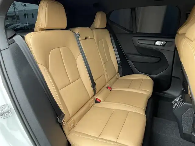 ボルボ ＸＣ４０ B4 AWD インスクリプション 長野県 2021(令3)年 2.8万km クリスタルホワイトP アンバーレザー /harman/kardon /クリスタルノブ /純正ナビ /360°カメラ/TV /AppleCarPlay/AndoroidAuto /ACC /LKA /BLIS /パークアシスト /自動駐車 /ドライブモード /PWシート /PWバックドア /LEDヘッドライト /ETC /ルーフレール