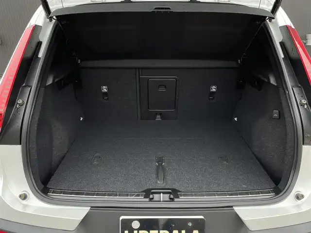 ボルボ ＸＣ４０ B4 AWD インスクリプション 長野県 2021(令3)年 2.8万km クリスタルホワイトP アンバーレザー /harman/kardon /クリスタルノブ /純正ナビ /360°カメラ/TV /AppleCarPlay/AndoroidAuto /ACC /LKA /BLIS /パークアシスト /自動駐車 /ドライブモード /PWシート /PWバックドア /LEDヘッドライト /ETC /ルーフレール