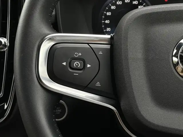 ボルボ ＸＣ４０ B4 AWD インスクリプション 長野県 2021(令3)年 2.8万km クリスタルホワイトP アンバーレザー /harman/kardon /クリスタルノブ /純正ナビ /360°カメラ/TV /AppleCarPlay/AndoroidAuto /ACC /LKA /BLIS /パークアシスト /自動駐車 /ドライブモード /PWシート /PWバックドア /LEDヘッドライト /ETC /ルーフレール
