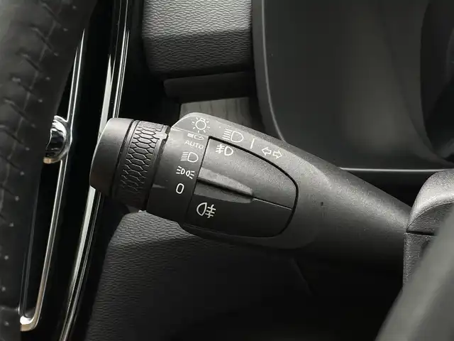 ボルボ ＸＣ４０ B4 AWD インスクリプション 長野県 2021(令3)年 2.8万km クリスタルホワイトP アンバーレザー /harman/kardon /クリスタルノブ /純正ナビ /360°カメラ/TV /AppleCarPlay/AndoroidAuto /ACC /LKA /BLIS /パークアシスト /自動駐車 /ドライブモード /PWシート /PWバックドア /LEDヘッドライト /ETC /ルーフレール