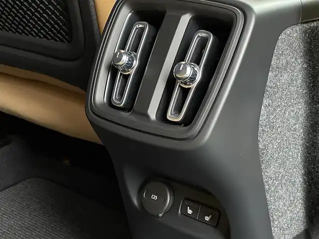 ボルボ ＸＣ４０ B4 AWD インスクリプション 長野県 2021(令3)年 2.8万km クリスタルホワイトP アンバーレザー /harman/kardon /クリスタルノブ /純正ナビ /360°カメラ/TV /AppleCarPlay/AndoroidAuto /ACC /LKA /BLIS /パークアシスト /自動駐車 /ドライブモード /PWシート /PWバックドア /LEDヘッドライト /ETC /ルーフレール