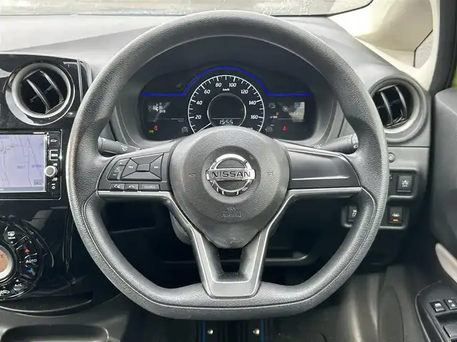 日産 ノート e－パワー X 福島県 2017(平29)年 1.8万km オリーブグリーン 純正ナビ/（CD/DVD/SD/AM/FM）/フルセグTV/デジタルインナーミラー/アラウンドビューモニター(ミラー)/LEDオートライト/コーナーセンサー/衝突被害軽減ブレーキ/車線逸脱防止/前後ドライブレコーダー/プッシュスタート/ETC/ドアバイザー/純正フロアマット