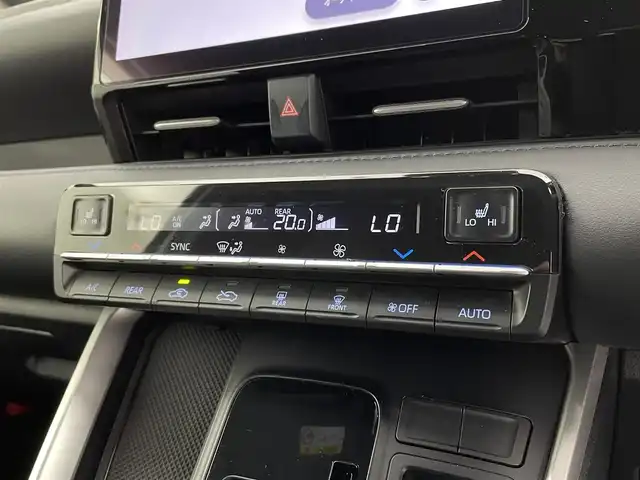 トヨタ ヴォクシー S－Z 宮城県 2022(令4)年 3.3万km ホワイトパールクリスタルシャイン 純正１０型コネクトナビ　/１４型フリップダウンモニター　/プロジェクター式三眼ＬＥＤヘッドランプ　/デジタルインナーミラー　/ドライビングサポートＰＫＧ　/ＨＵＤ　/アダプティブクルーズコントロール/プリクラッシュセーフティ/レーントレーシングアシスト/オートマチックハイビーム/クリアランスソナー/フルセグＴＶ　/ＣＤ／ＤＶＤプレーヤー/ＨＤＭＩ入力　/Bluetoothオーディオ/前後ドライブレコーダー/ETC2.0/禁煙