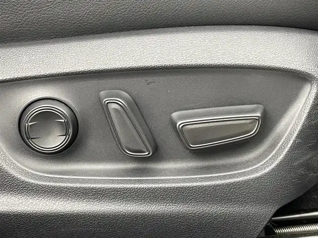 トヨタ カムリ WS 群馬県 2019(平31)年 4.6万km アティチュードブラックマイカ TRDフルエアロ/ブラインドスポットモニター/リヤクロストラフィックオートブレーキ/＝＝＝＝＝＝＝＝/純正8インチディスプレイナビ/・フルセグ/DVD/Blu-ray/CD/USB/・Bluetooth/AM/FM/Bluetooth/＝＝＝＝＝＝＝＝/ハーフレザーシート(運転席パワーシート)/パドルシフト/Toyota Safety Sense/・プリクラッシュセーフティ(歩行者検知機能付衝突回避支援タイプ/ミリ波レーダー＋単眼カメラ方式)/・レーンディパーチャーアラート/・オートマチックハイビーム/・レーダークルーズコントロール(全車速追従機能付)/インテリジェントクリアランスソナー/ETC2.0
