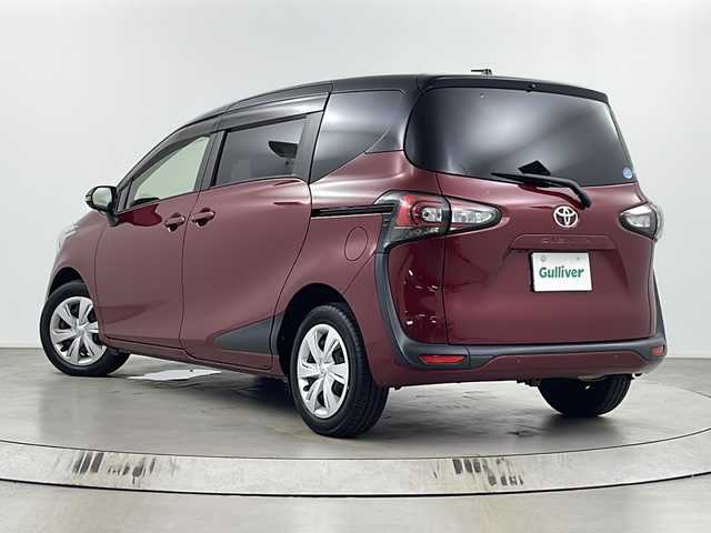 トヨタ シエンタ ファンベースG 埼玉県 2019(平31)年 4.7万km ブラックマイカ/センシュアルレッドマイカ 純正ナビ/（BT/フルTV/CD/DVD/AM/FM/SD）/全方位カメラ/衝突軽減システム/レーントレーシングアシスト/オートハイビーム/両側パワースライドドア/シートヒーターDN席/ハンドルヒーター/ビルトインETC/社外ドライブレコーダー/純正フロアマット/USBポート/スペア1本