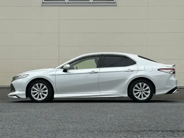 トヨタ カムリ G 茨城県 2019(令1)年 4.5万km プラチナホワイトパールマイカ モデリスタフルエアロ/メーカーOPナビ/　(AM/FM/BT)/JBLサウンド/フルセグ/バックカメラ/レーダークルーズコントロール/純正ドライブレコーダー/ビルドインETC2.0/サンルーフ/パワーシート/パワーバックドア/純正フロアマット/純正ドアバイザー/プッシュスタート/LEDヘッドライト/純正アルミホイール